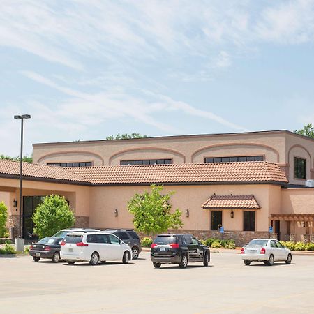 Ramada By Wyndham Des Moines Tropics Resort & Conference Ctr Urbandale Εξωτερικό φωτογραφία