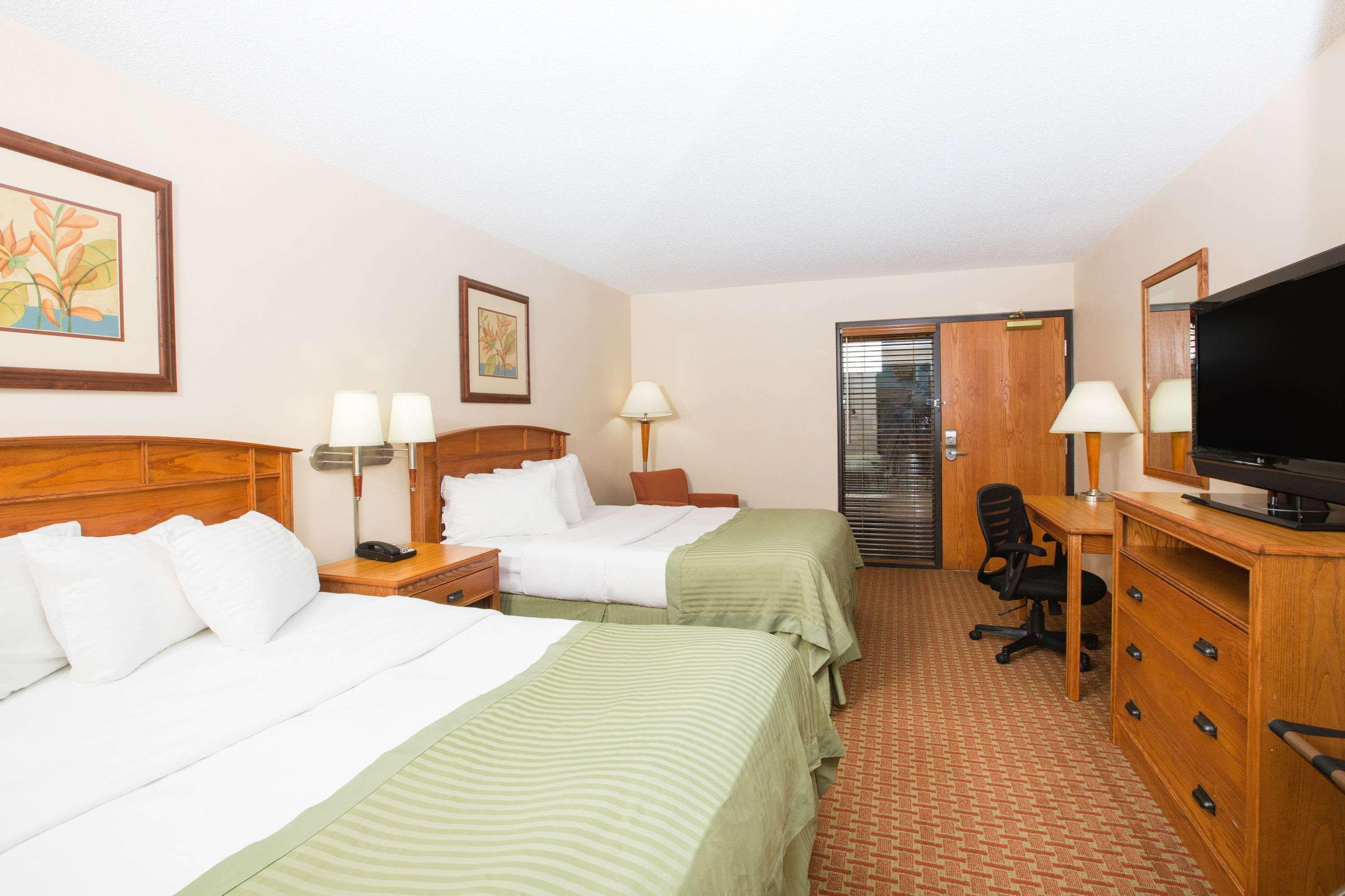 Ramada By Wyndham Des Moines Tropics Resort & Conference Ctr Urbandale Εξωτερικό φωτογραφία