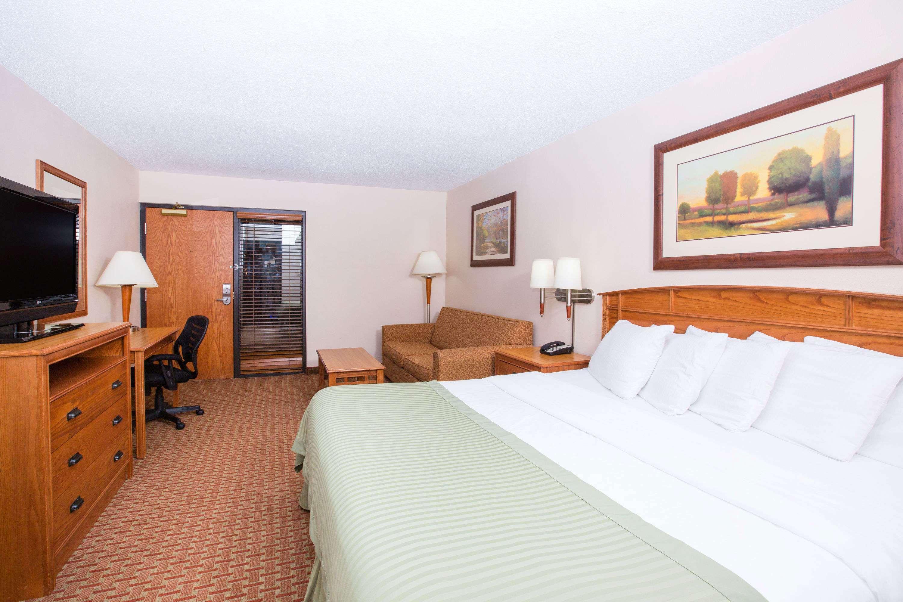 Ramada By Wyndham Des Moines Tropics Resort & Conference Ctr Urbandale Εξωτερικό φωτογραφία