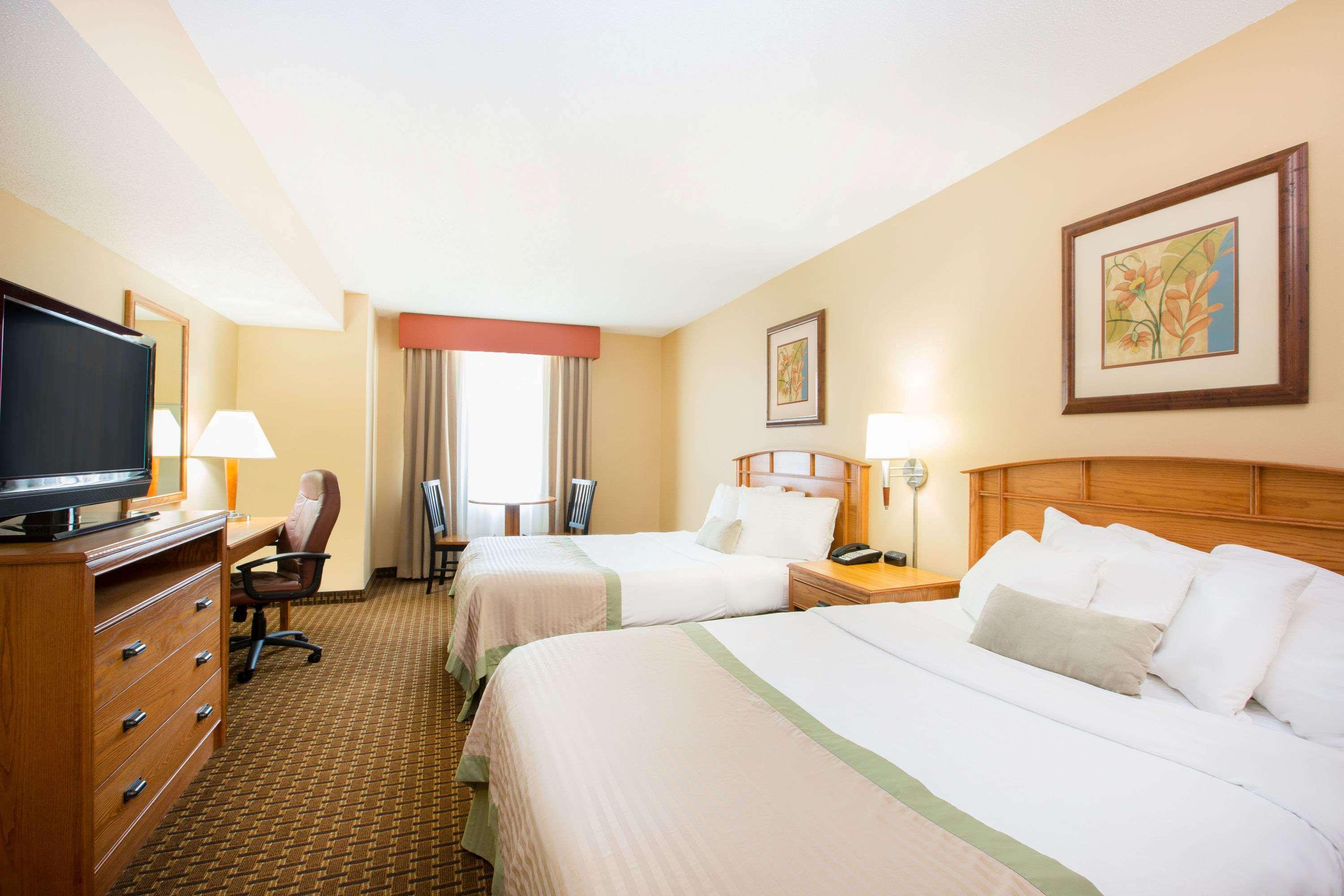 Ramada By Wyndham Des Moines Tropics Resort & Conference Ctr Urbandale Εξωτερικό φωτογραφία