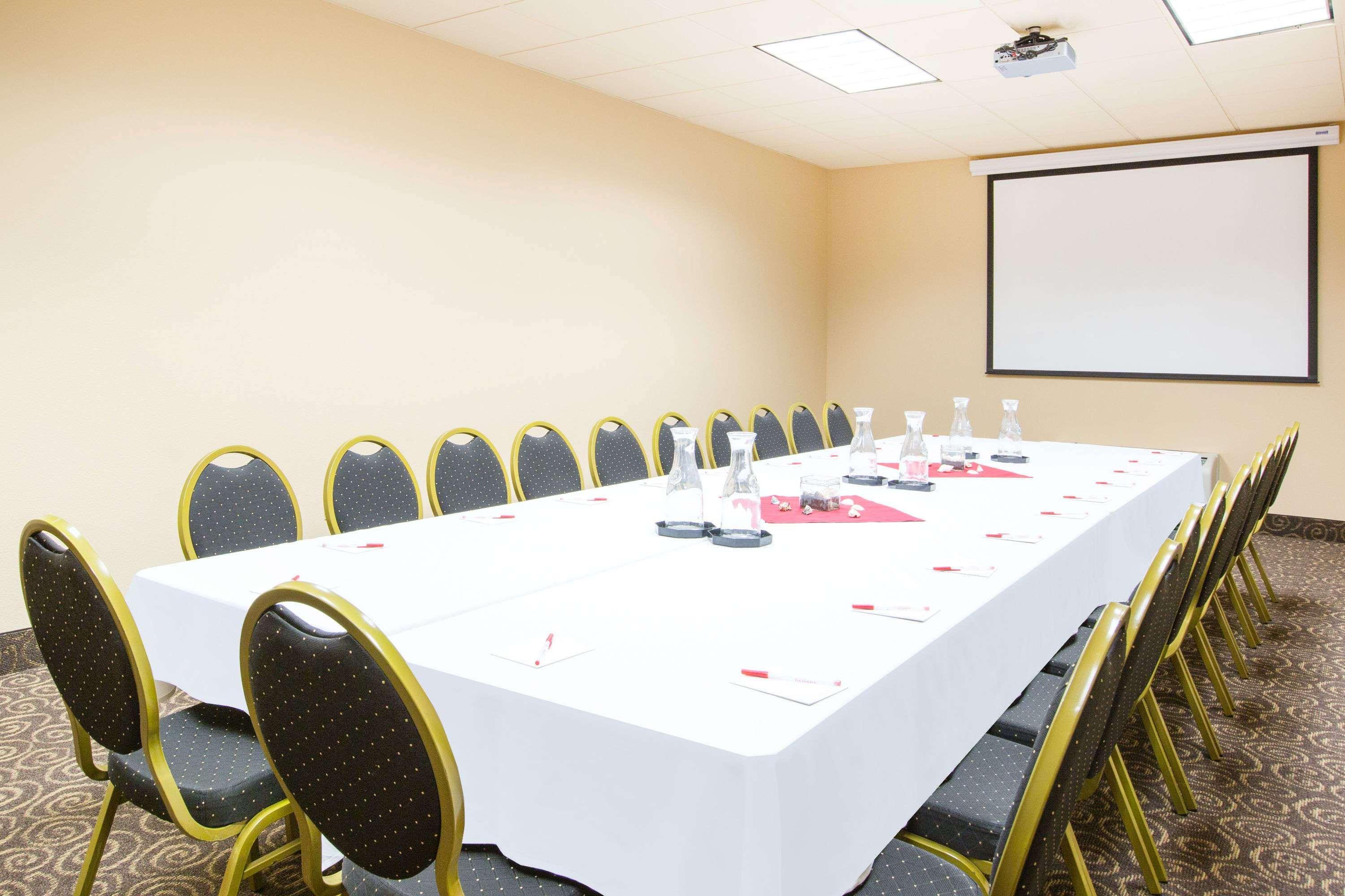 Ramada By Wyndham Des Moines Tropics Resort & Conference Ctr Urbandale Εξωτερικό φωτογραφία