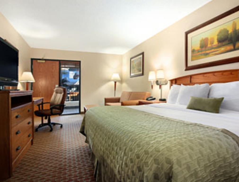 Ramada By Wyndham Des Moines Tropics Resort & Conference Ctr Urbandale Δωμάτιο φωτογραφία